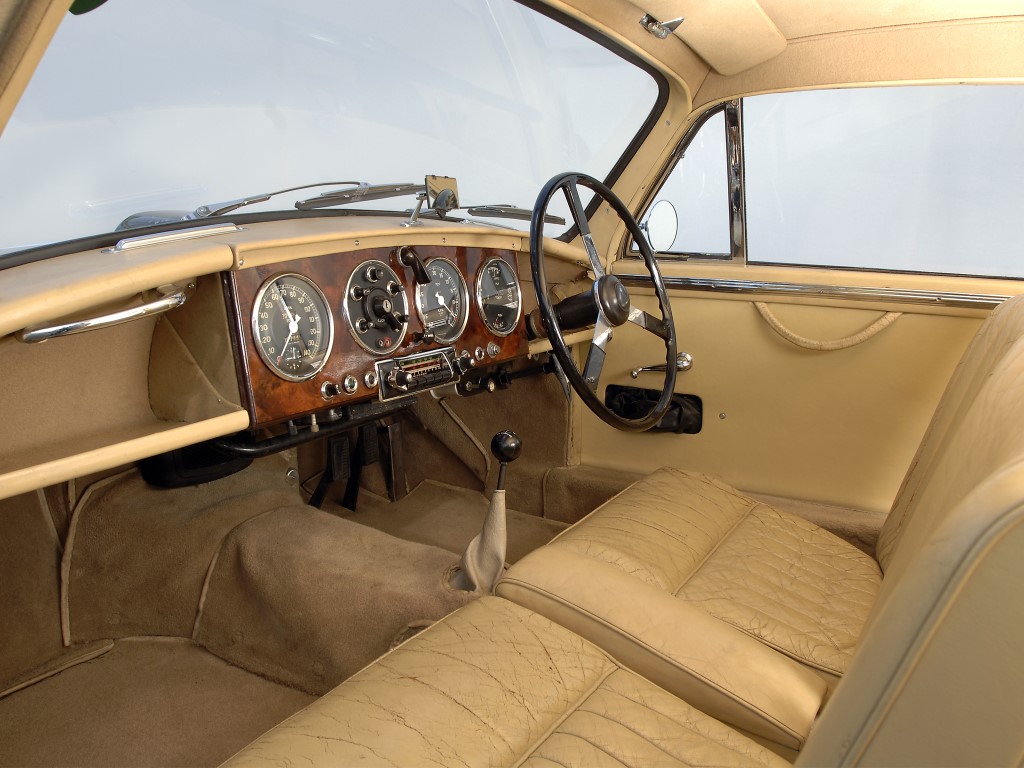 Aston Martin DB2 Saloon (109hp) (Manual)